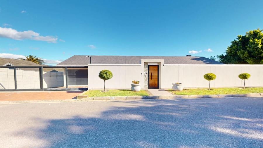 3 Bedroom Property for Sale in The Links Western Cape